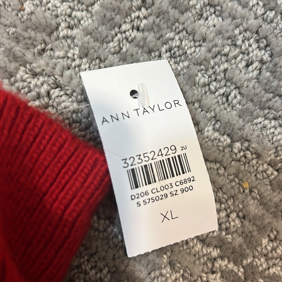 Ann Taylor beautiful, red and pink sweater - Picture 4 of 5
